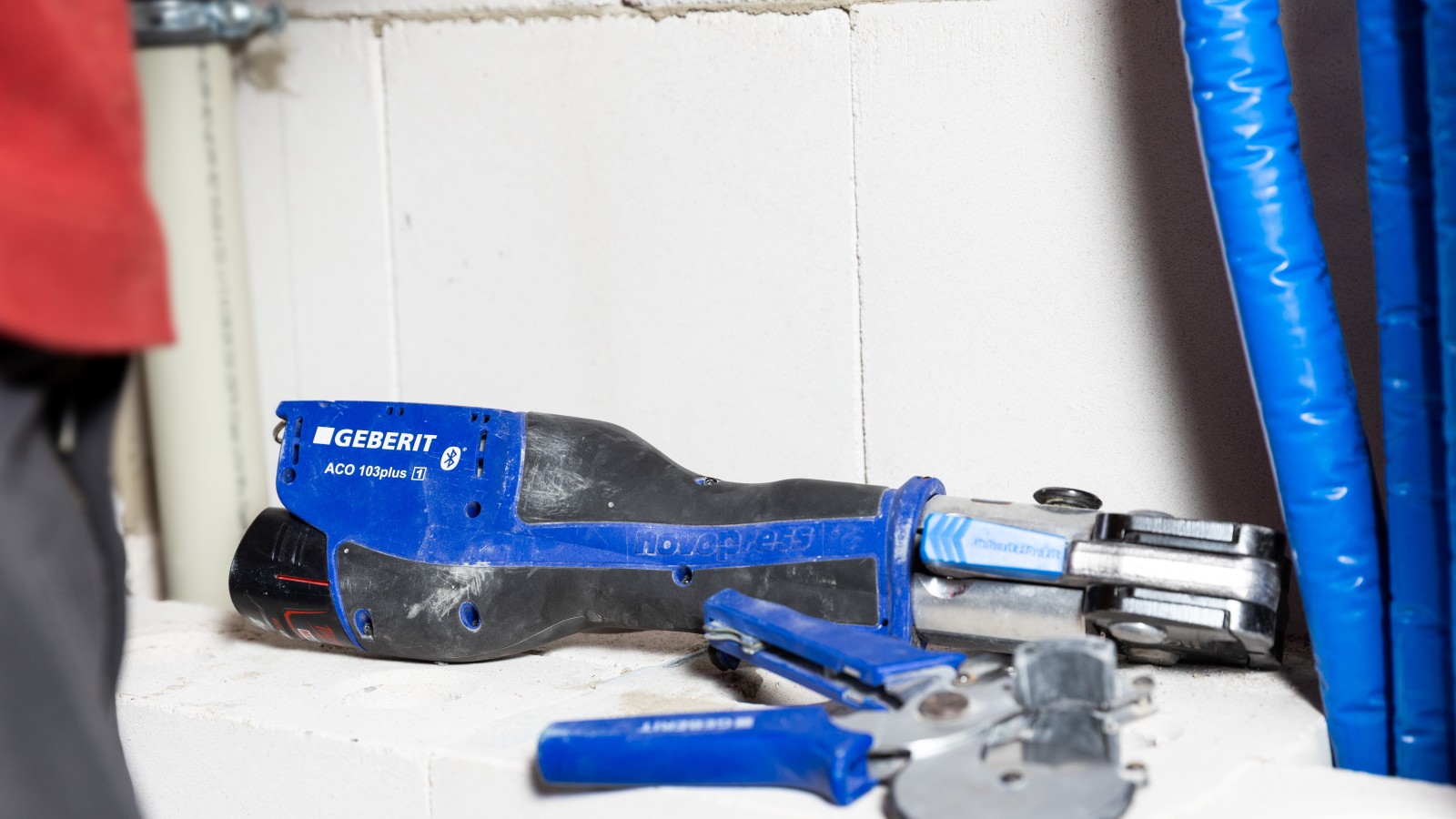 Geberit FlowFit – pažangus standartas vandens tiekimui daugiabučiuose