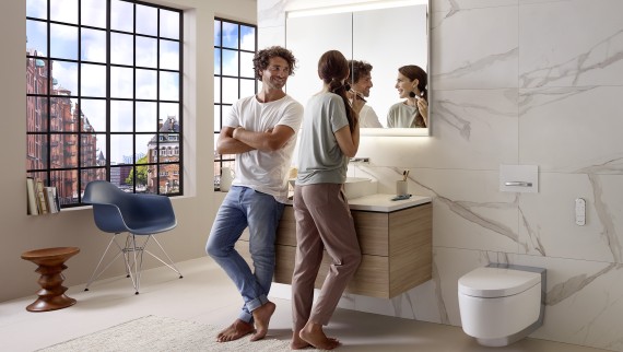 Ryte ar vakare Geberit veidrodis su ComfortLight visada užtikrina tobulas apšvietimo sąlygas Ryte ar vakare Geberit veidrodis su ComfortLight visada užtikrina tobulas apšvietimo sąlygas