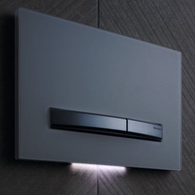 Geberit Sigma50 mygtukas su DuoFresh ir orientacine šviesa (© Geberit) Geberit Sigma50 mygtukas su DuoFresh ir orientacine šviesa (© Geberit)