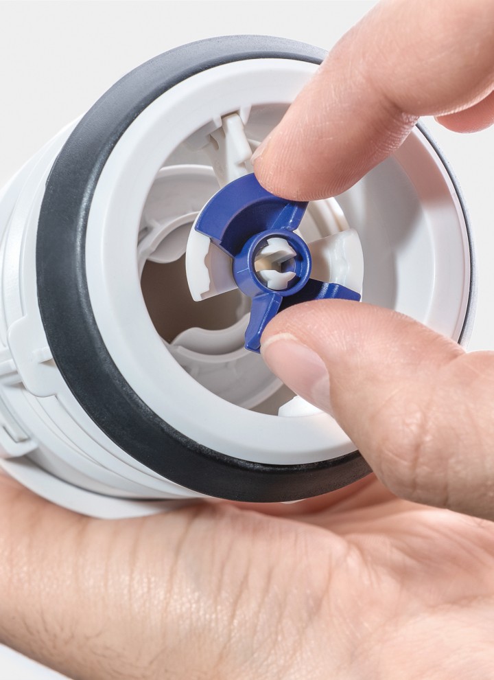 Geberit bakelio nuplovimo vandens vožtuvą lengva valyti (© Geberit) Geberit bakelio nuplovimo vandens vožtuvą lengva valyti (© Geberit)