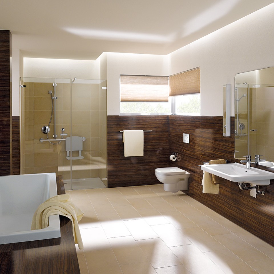 Geberit Renova Comfort vonios kambarys su WC puodu, praustuvu ir vonia