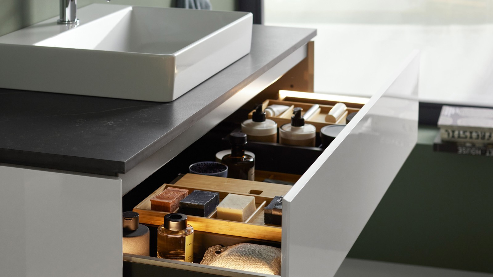 Geberit ONE praustuvas ir praustuvo baldas (© Geberit)