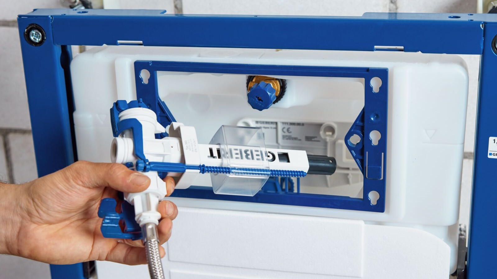 Geberit DuoFix rėmas ir Geberit Type 383 vandens pripildymo mechanizmas