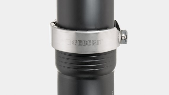 Su Geberit laikomąja detale Silent-Pro kištukinė jungtis gali atlaikyti iki 2 bar vidinį slėgį.