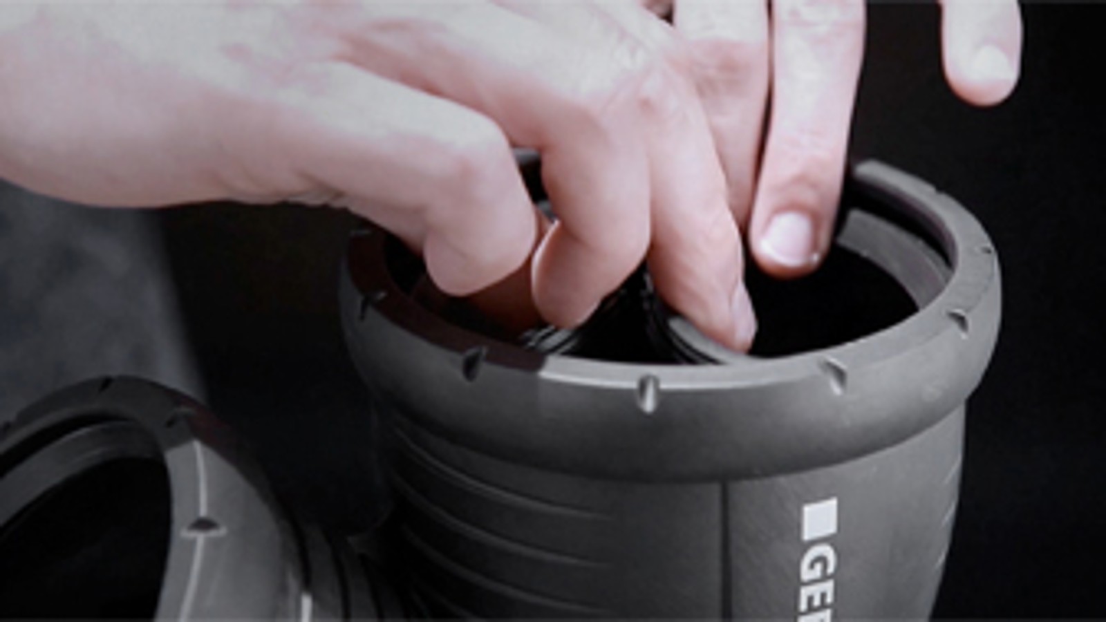 Geberit Silent-Pro: Easy removal and insertion of the EPDM seal