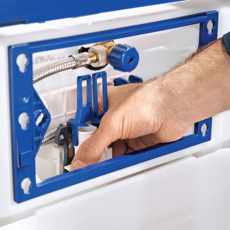 Geberit Type 212 vandens nuleidimo mechanizmas: dėl kompaktiškų matmenų, mechanizmus yra lengva įdėti ir išimti.