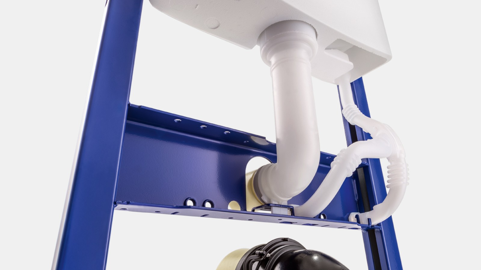 potinkinis bakelis iš Geberit su tuščiu vamzdžiu vandens jungčiai