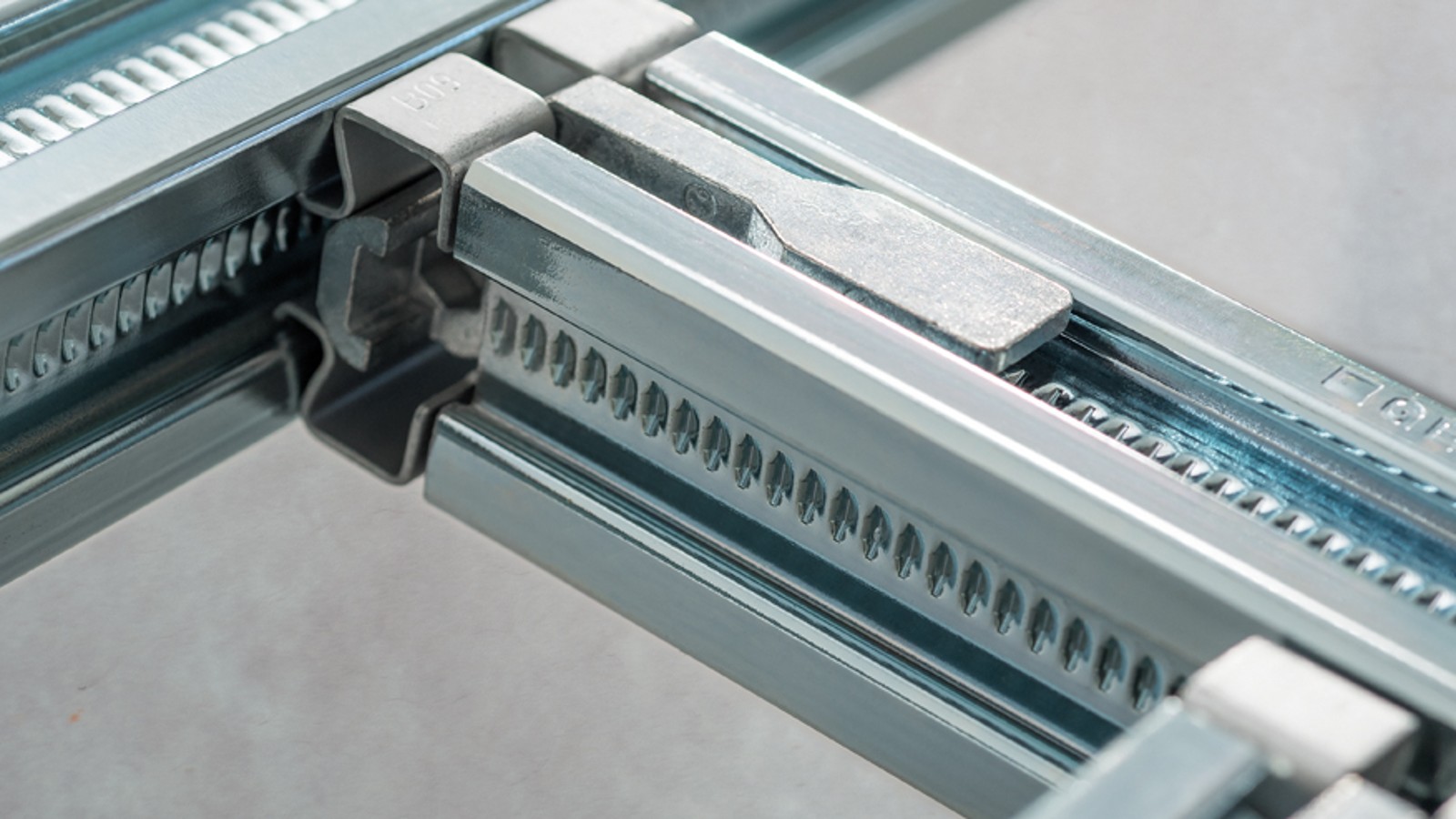 Geberit GIS profile and connection element