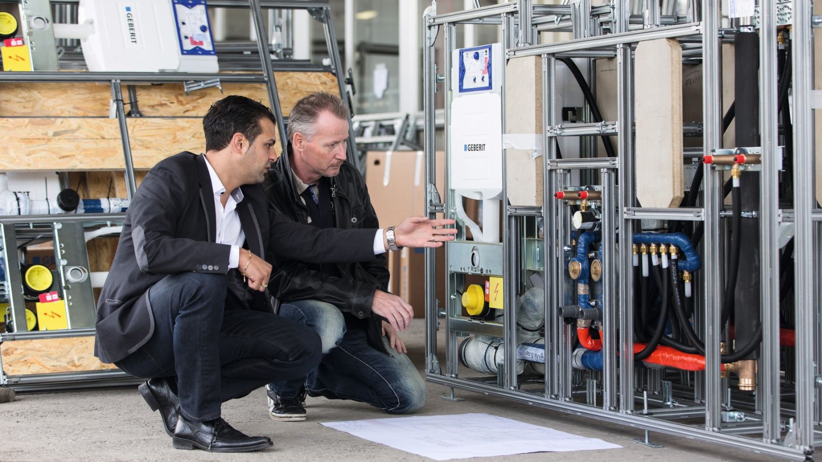 Geberit pardavimo atstovas patikrina, ar įrengta teisingai Geberit pardavimo atstovas patikrina, ar įrengta teisingai