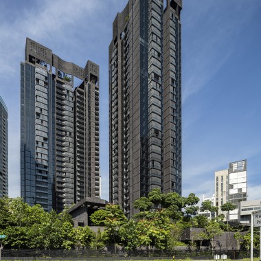 „Martin Modern“ dangoraižiai sujungia du vertingus išteklius tankiai apgyvendintame Singapūro didmiestyje: erdvę ir gamtą. © Darren Soh