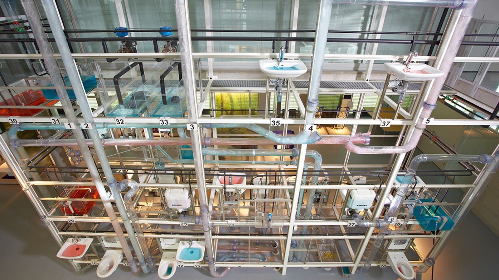 Geberit nuotekų sistemos bokštas