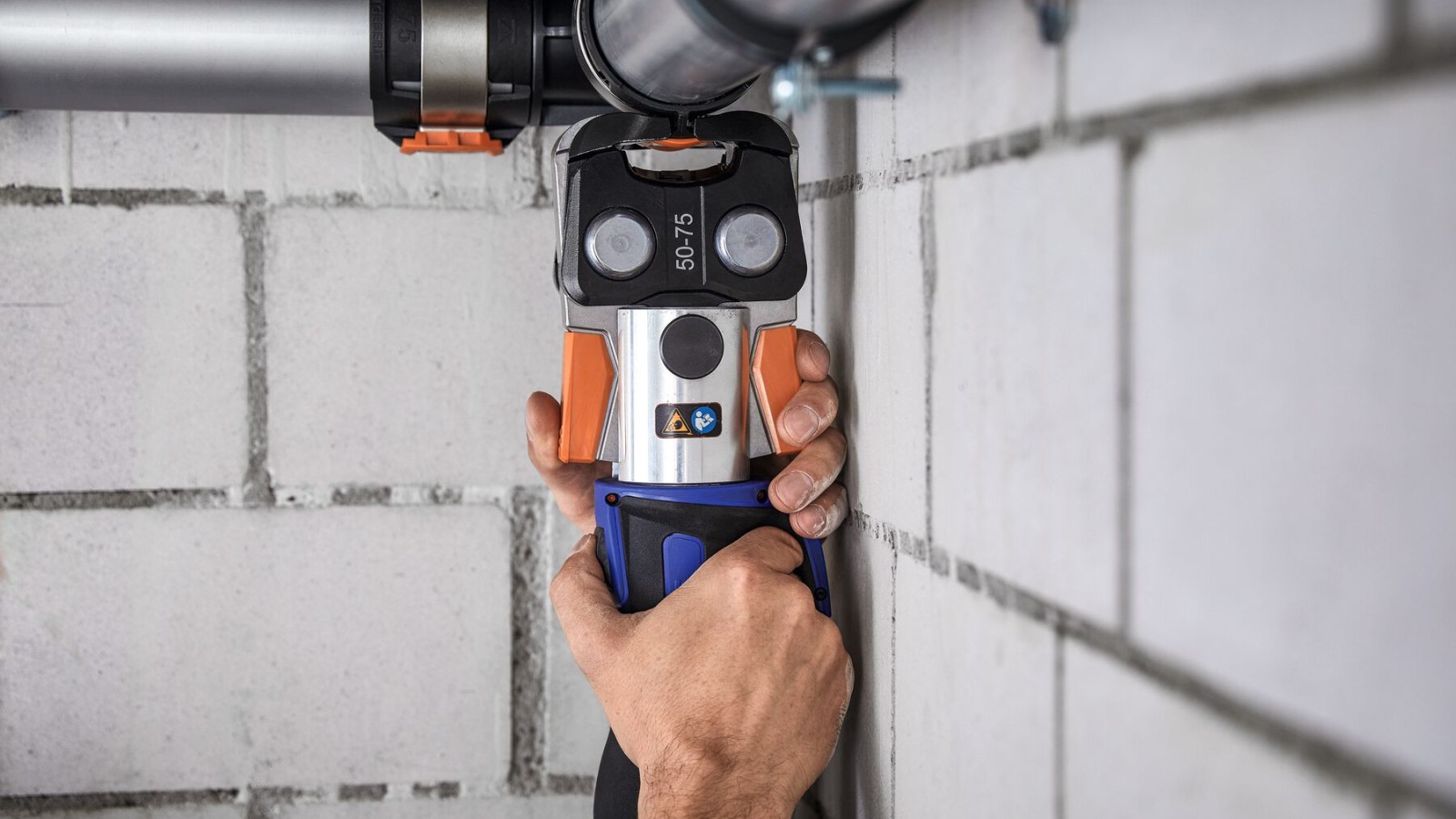 Geberit FlowFit can be pressed in tight places